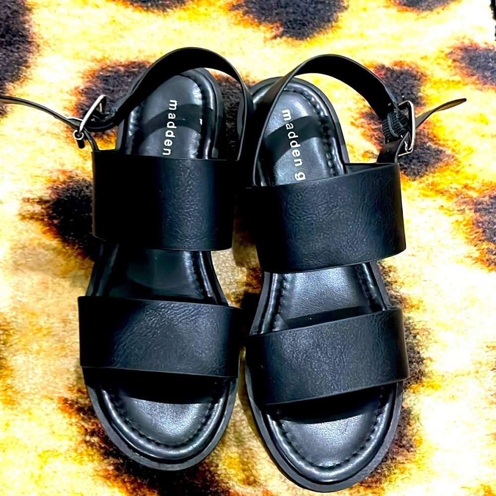 Madden Girl Women's COLIEE Heeled Sandal, Black 6